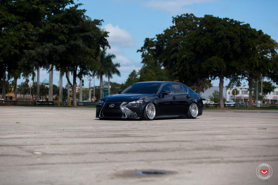  Lexus GS on Vossen Wheels (LC-106) 2016 года  (фото 16 из 61)